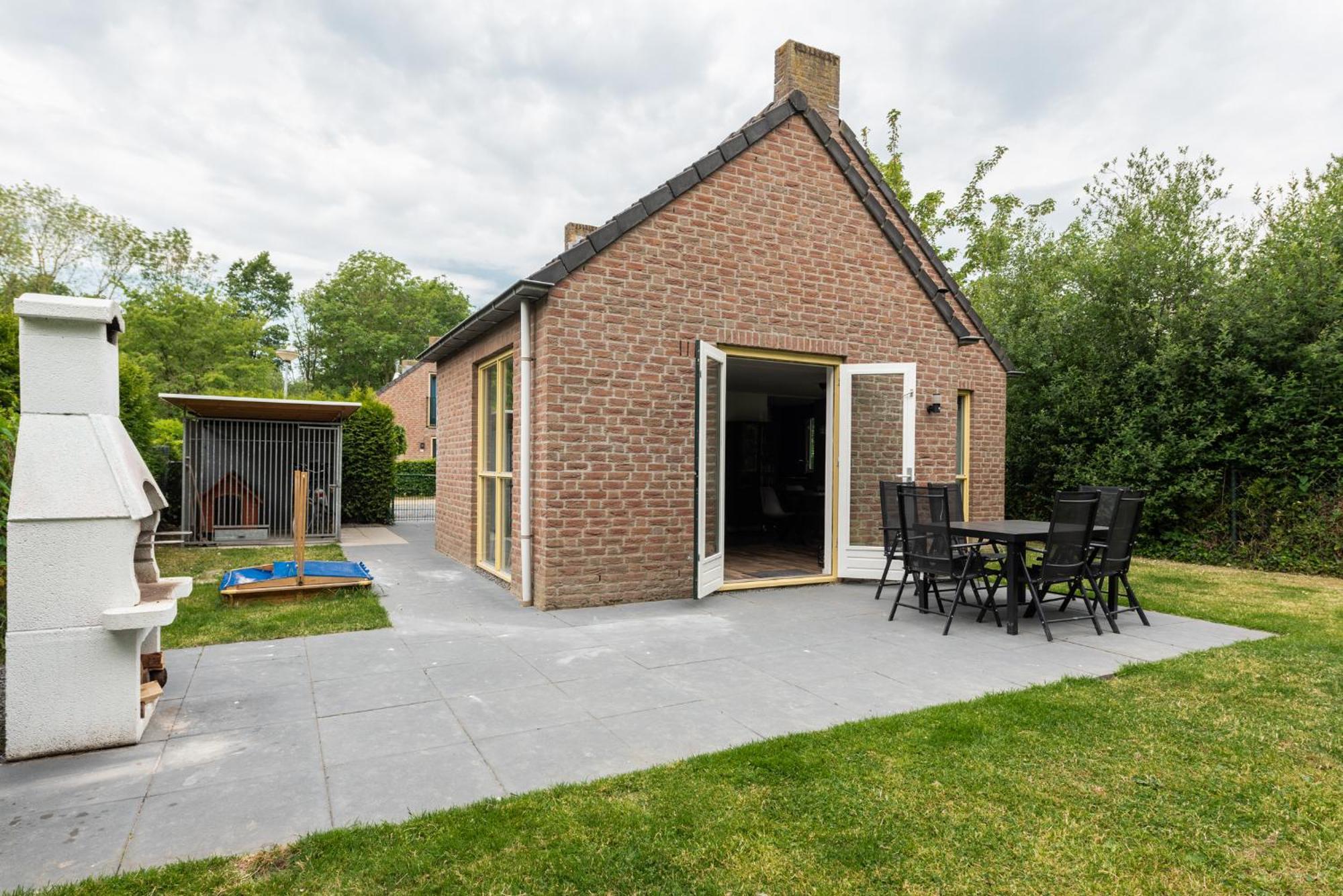 Het Huys Ewijk Mooi Luxe En Een Laadpaal Luaran gambar