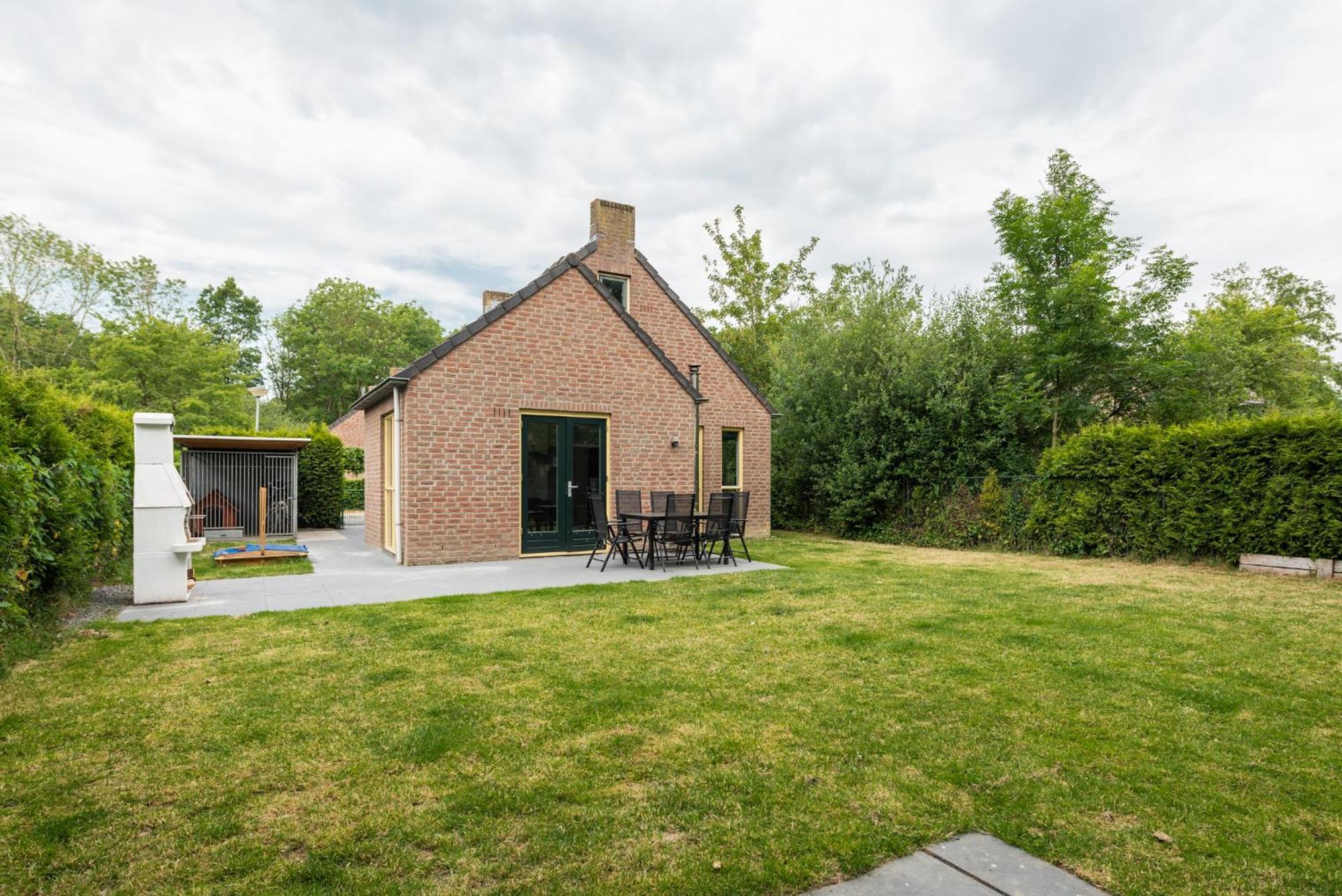 Het Huys Ewijk Mooi Luxe En Een Laadpaal Luaran gambar